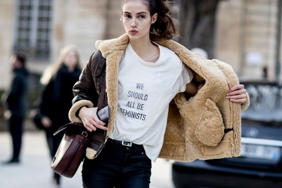 Dior迪奥的新T恤衫这次也在讲女权主义
