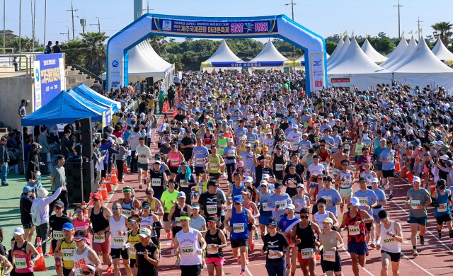 4,600名马拉松选手助力济州申办“2025 APEC峰会”